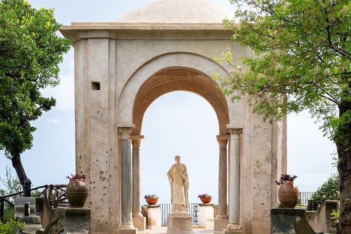 Explore Ravello's Gardens and Ceramics: Private 2-Hour Guided Tour