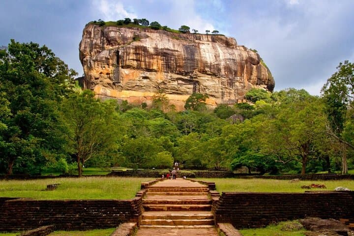 Private Sigiriya, Polonnaruwa and Dambulla Cave Temple Day Tour from Dambulla photo 6
