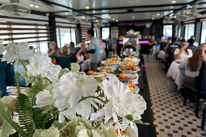 Halong Bay Day Cruise from Hanoi: Alova Premium Expressway Tour photo 2
