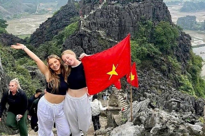 Ninh Binh Discovery Day Tour — Hoa Lu, Trang An, Bich Dong & Mua Cave Viewpoint photo 3