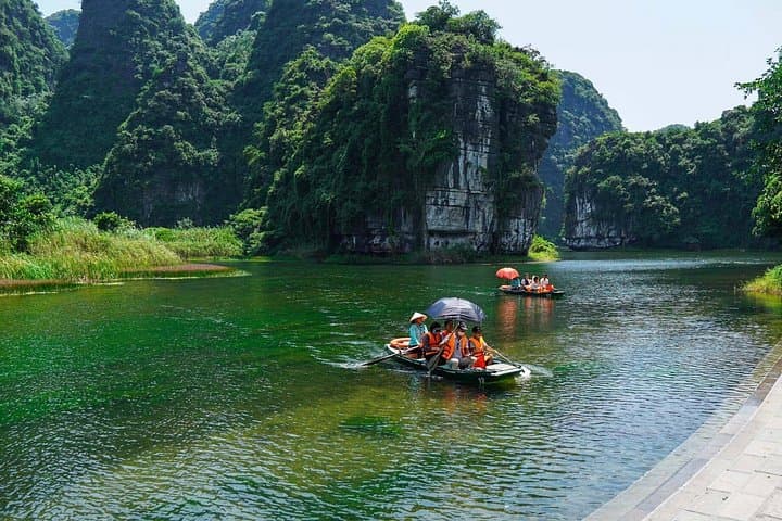 Ninh Binh Discovery Day Tour — Hoa Lu, Trang An, Bich Dong & Mua Cave Viewpoint photo 5