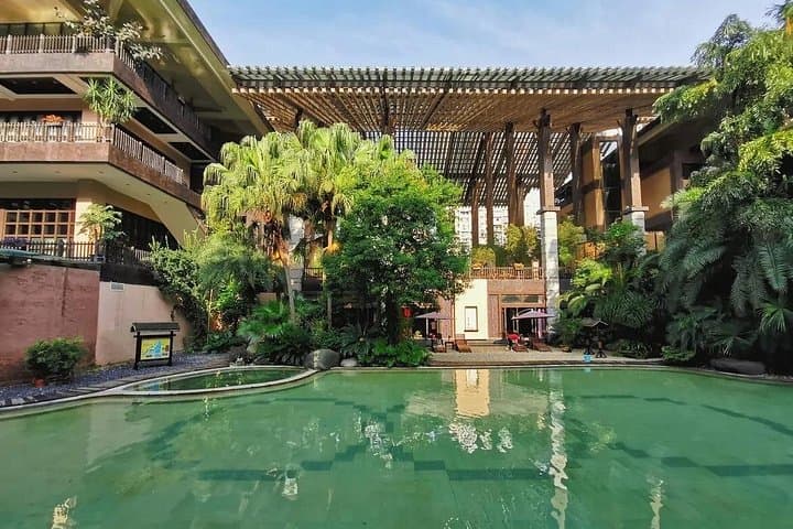 Bishan Hot Springs: Luxury Thermal Soak, Chinese Massage & Unlimited Feast Near Chongqing photo 2