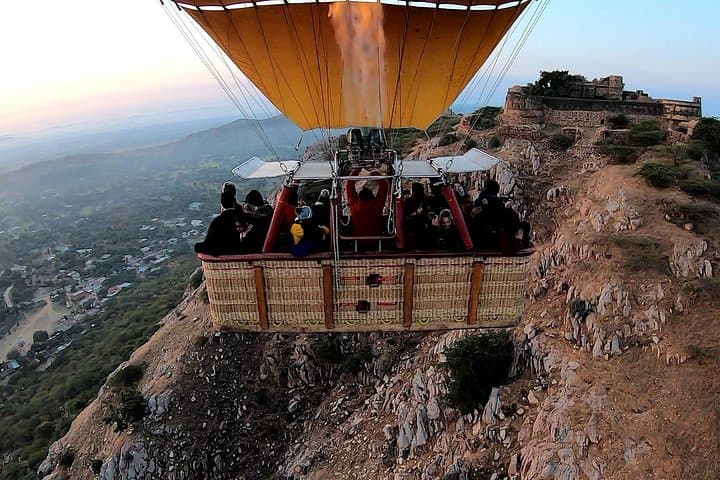 Jaipur Hot Air Balloon Safari Over Samode: Sunrise Views & Village Flights photo 3