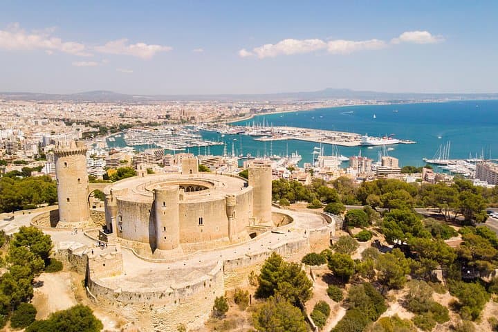 Palma de Mallorca Private Highlights Ride — La Seu, Bellver & Tramuntana Viewpoints photo 2