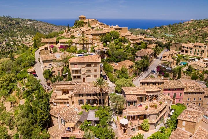 Palma de Mallorca Private Highlights Ride — La Seu, Bellver & Tramuntana Viewpoints photo 6