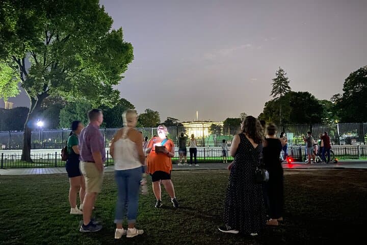 white-house-at-night-scandals-murder-politics-adults-only-tour photo 3