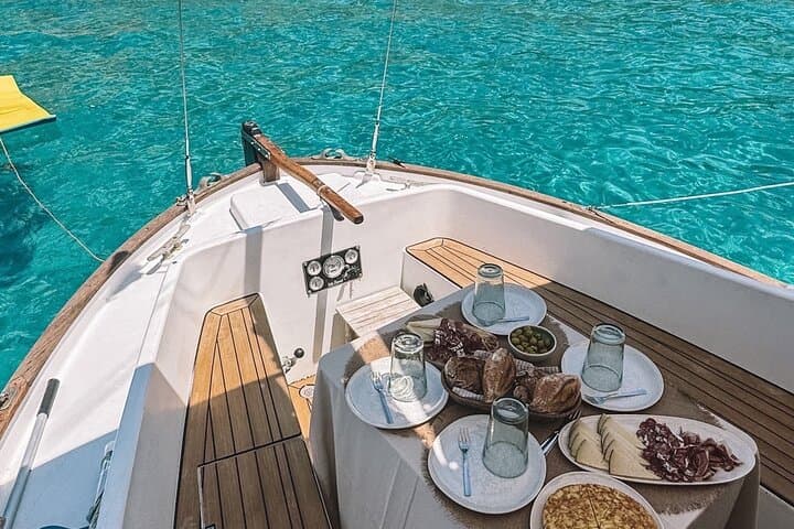 Sail Mallorca’s Southwest Coast on the Classic Llaüt Fenicia photo 4