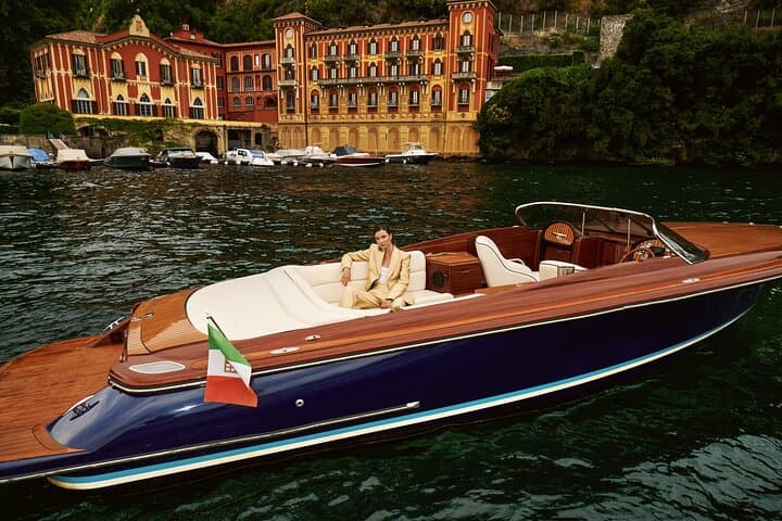 Private 1-Hour Luxury Boat Tour on Lake Como — Villas, Waterfalls & Photo Stops photo 1
