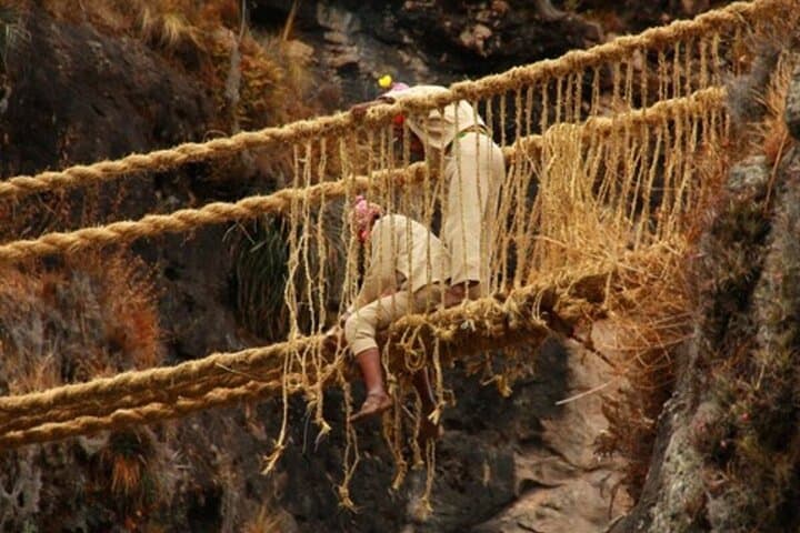 Qeswachaka Inca Bridge Day Trip from Cusco: Traditional Rope Bridge & Andean Lagoons photo 4