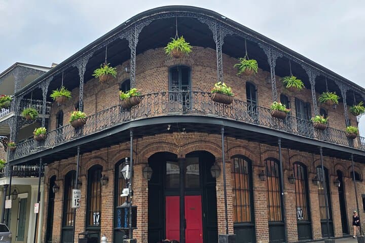French Quarter Favorites Walking Tour — Historic Landmarks & Hidden Courtyards photo 4