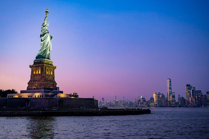 Sunset Dinner Cruise in New York Harbor with Live Music photo 2
