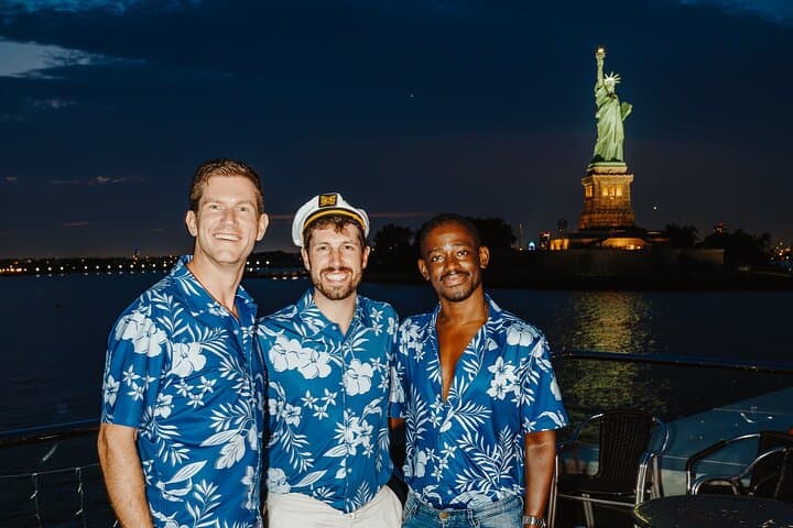 NYC Luxury Dinner Cruise on Eternity Yacht with Live Music photo 5