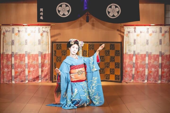 Authentic Maiko Evening and Kaiseki Dinner at Kyoto Noh Stage photo 4