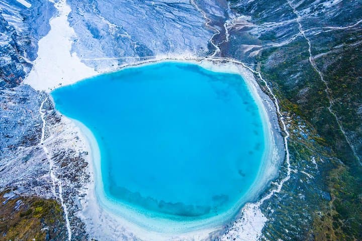 6-Day Private Tour to Daocheng Yading: Snow Mountains, Colorful Lakes & Tibetan Villages