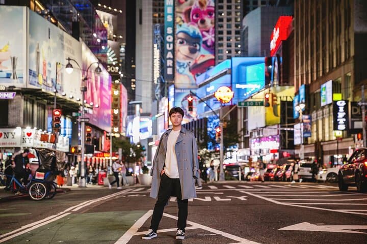 Iconic New York City Photoshoot with a Fashion Photographer — Central Park to DUMBO photo 3