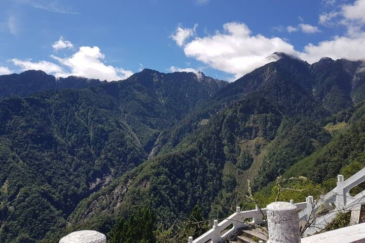 Nanheng Adventure Day Tour from Kaohsiung: Misty Forests, Yakou Sunrise & Tianchi Lake photo 4