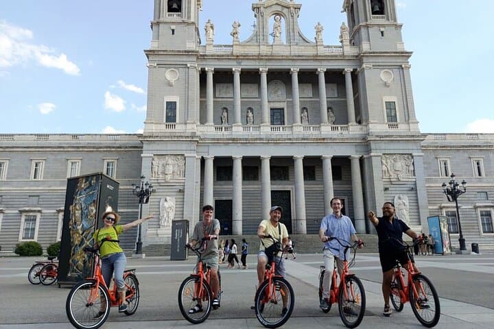 Madrid 2.5-Hour Historical Bike Tour — E‑Bike & Bicycle Highlights