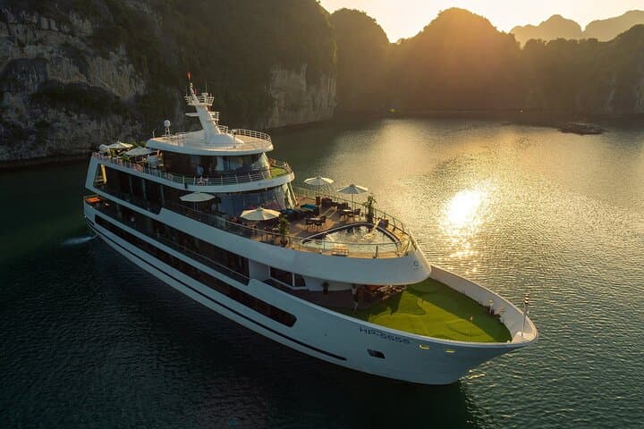 Luxury Stellar of the Seas 2D1N Cruise — Halong Bay & Lan Ha Bay Overnight photo 2