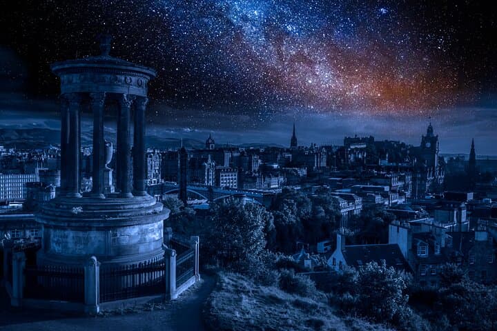 Edinburgh After Dark: Private Illuminated Night Tour & Panoramic Views photo 6