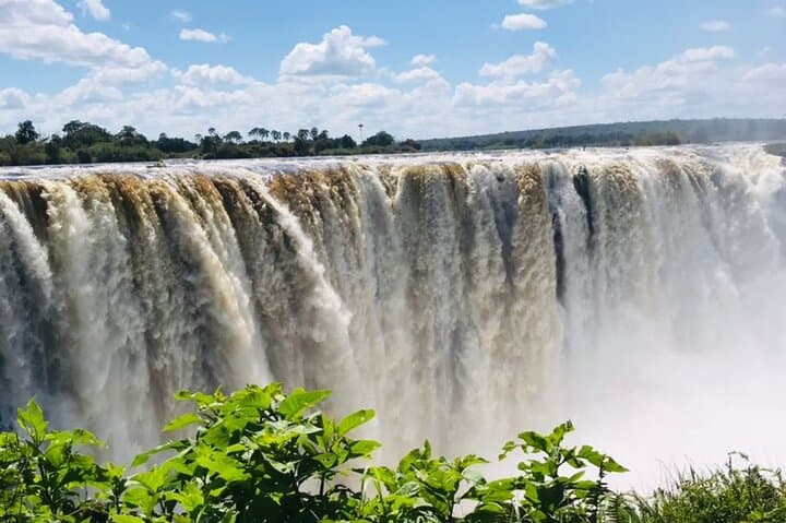 Victoria Falls Private Guided Tour — Both Sides of Mosi-oa-Tunya (Zimbabwe & Zambia)