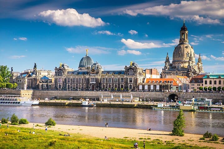 Private Day Trip from Prague to Dresden: Dresden, Pillnitz & Bastei in One Day