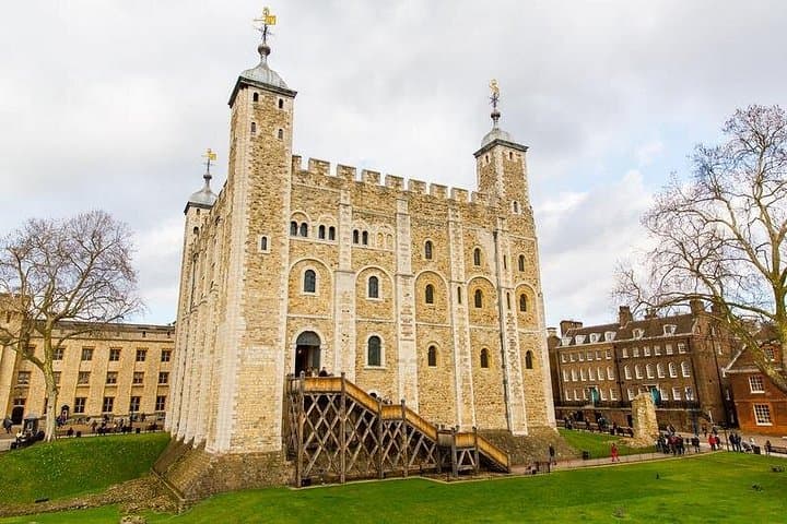 Tower of London and Crown Jewels: Admission Guide and Visitor Tips photo 2