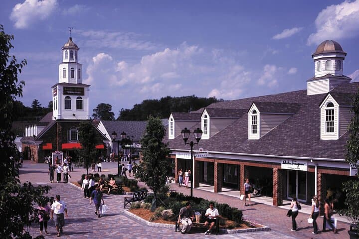 VIP Private Trip to Woodbury Common Premium Outlets — Manhattan-to-Outlets Shopping Guide photo 2