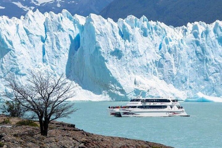 Perito Moreno Glacier Full Experience: Catamaran Cruise & Walkways from El Calafate photo 5