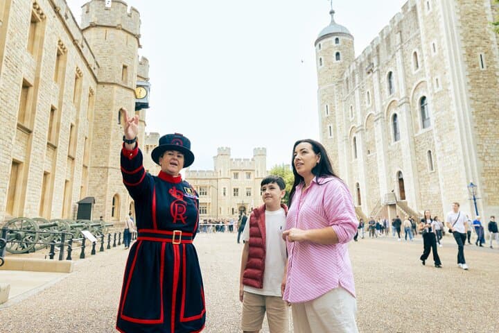 Tower of London and Crown Jewels: Admission Guide and Visitor Tips photo 1