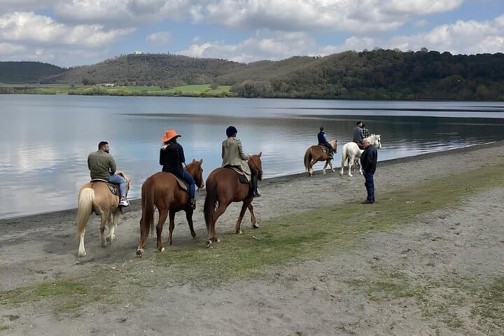 Lake Martignano Horseback Ride: Guided Trails Near Rome
