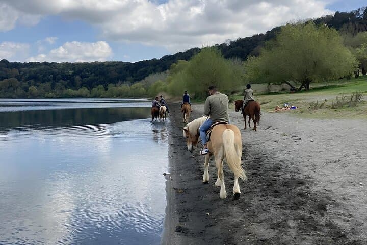 Lake Martignano Horseback Ride: Guided Trails Near Rome photo 5