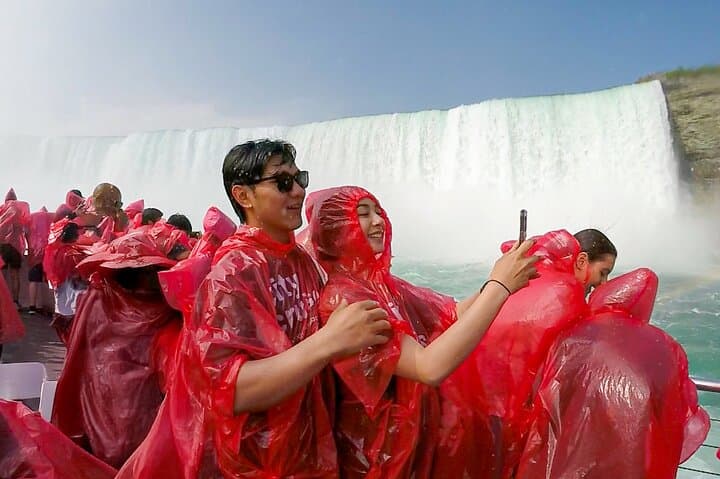 Voyage to the Falls: Best of Niagara Falls Canada Tour Guide