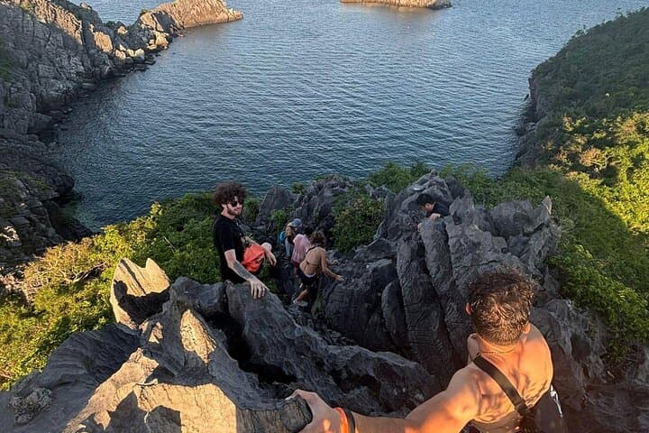 3-Day Lan Ha Bay Cruise: Kayak, Beach & Bioluminescent Night photo 3