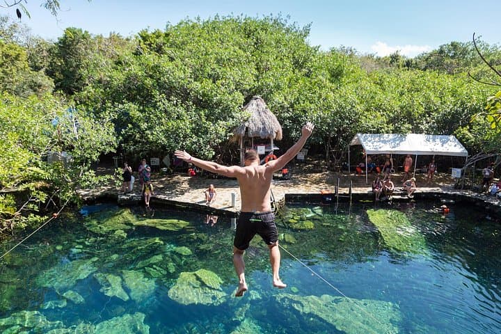 Private Dos Cenotes & Akumal Lunch: Cenote Cristalino and Jardin del Eden Tour photo 1