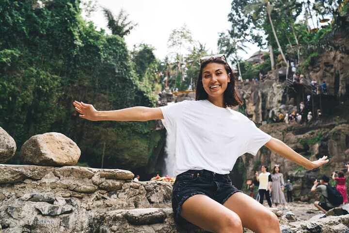 Private Ubud Day Tour: Balinese Art, Monkey Forest & Tegenungan Waterfall