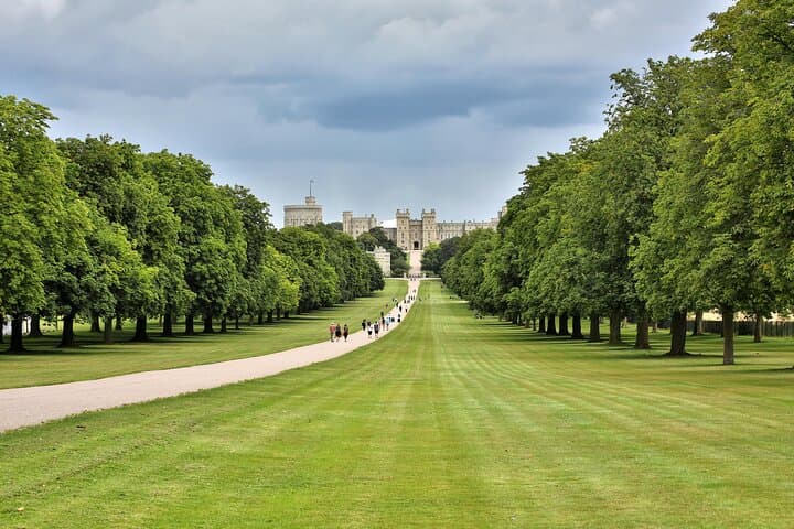 Windsor, Eton and Stonehenge Day Tour from London — Castle, College & Prehistoric Circle photo 3