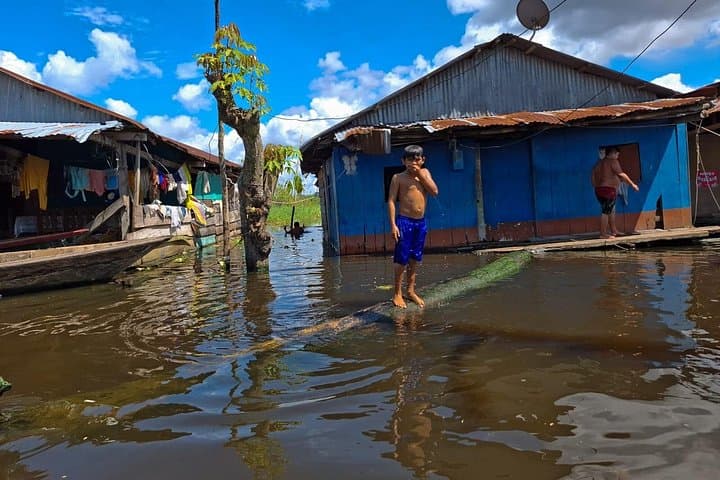 Iquitos Local Market and Piranha Fishing — Belén Market & Amazon River Experience photo 3