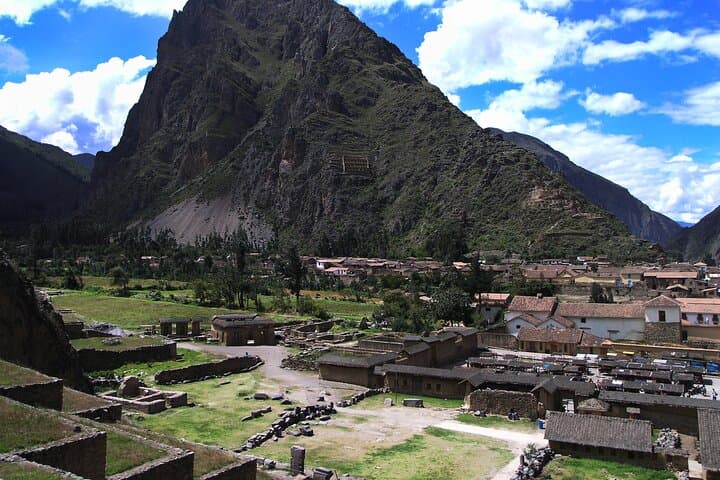 Full-Day Sacred Valley Tour: Moray, Maras Salt Mines, Ollantaytambo & Pisac