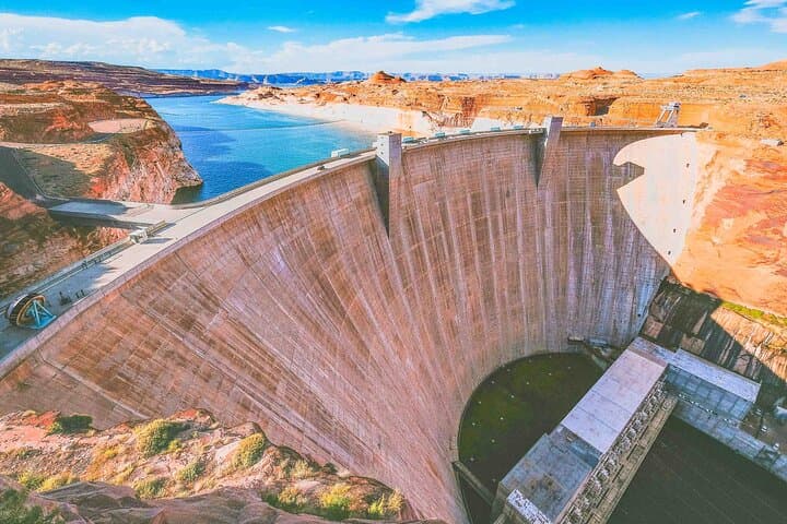 Hoover Dam VIP Tour and Seven Magic Mountains Small-Group Experience from Las Vegas