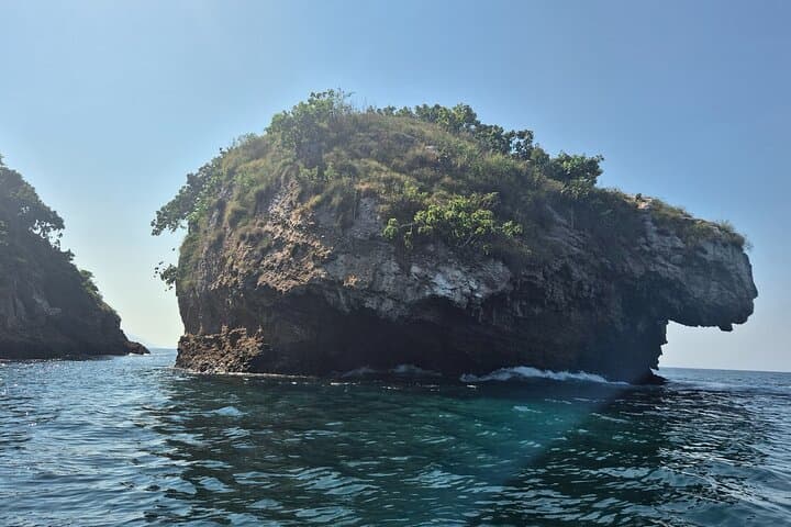 Private 3-Hour Snorkel and Boat Tour to Mismaloya & The Arches photo 3
