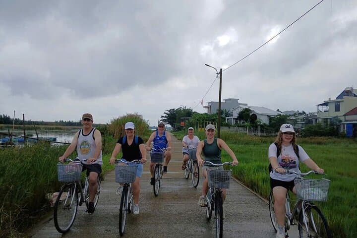 Half-Day Hoi An Cycling: Kim Bong Village Crafts & Rice-Paddy Roads