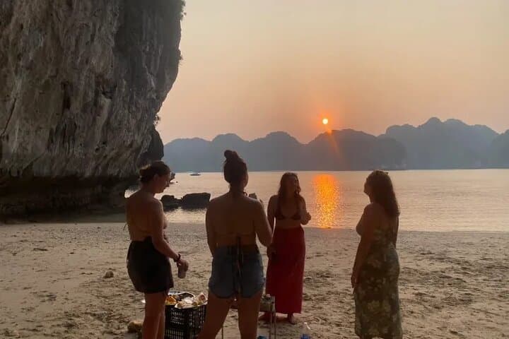 Sunset Kayak & Bioluminescent Night Paddle in Lan Ha Bay, Cat Ba photo 6