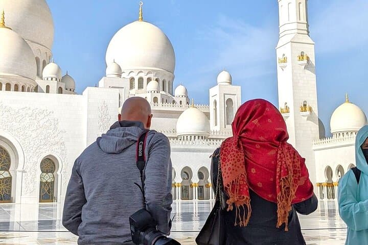 Abu Dhabi Top 15 Highlights Private Full-Day Tour with Transfers