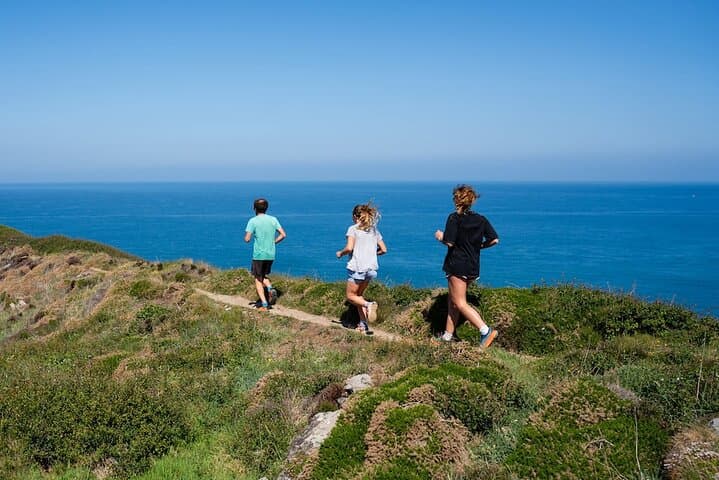 Wild North Cornwall and Devon Coast Trail Run — Guided 10km Coastal Routes