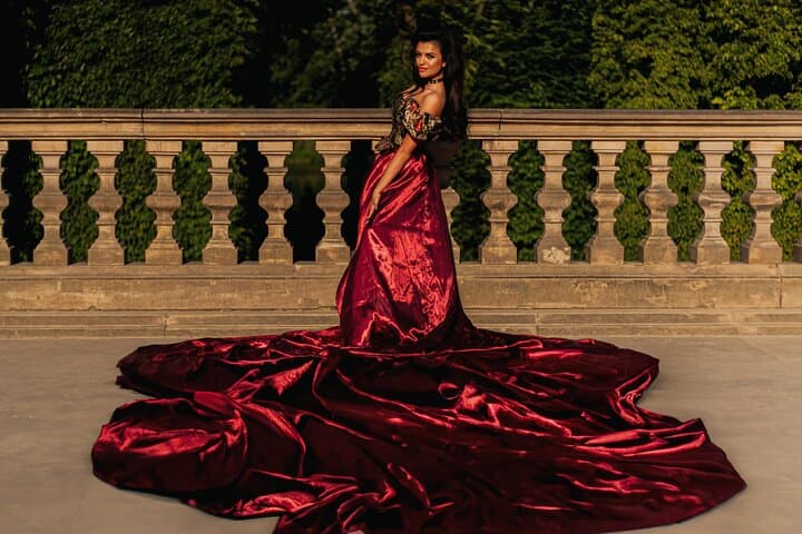 Warsaw Flying Dress Drone Shoot at Wilanów Palace — Cinematic Social-Video Session photo 5