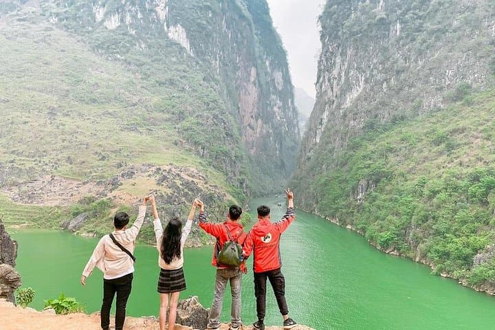 Ha Giang Loop 3-Day Motorbike Adventure: Ma Pi Leng, Dong Van & Nho Que photo 1