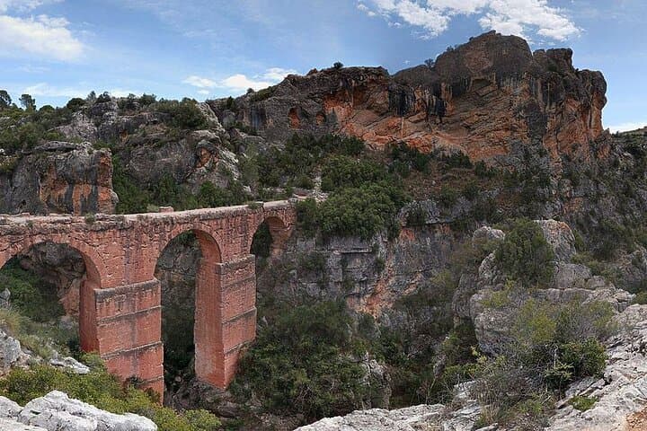 Hike Peña Cortada: Private Day Trek to the 2,000-Year-Old Roman Aqueduct from Valencia photo 2