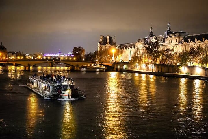 Paris Illuminated Seine Evening Cruise: 1-Hour Sightseeing from the Eiffel Tower photo 3