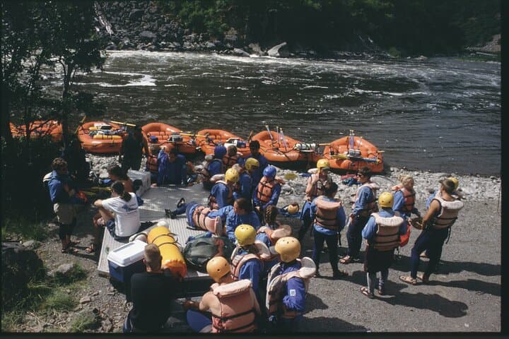 Upper Klamath Hells Corner: Full-Day Class III–IV+ Whitewater Rafting from Ashland