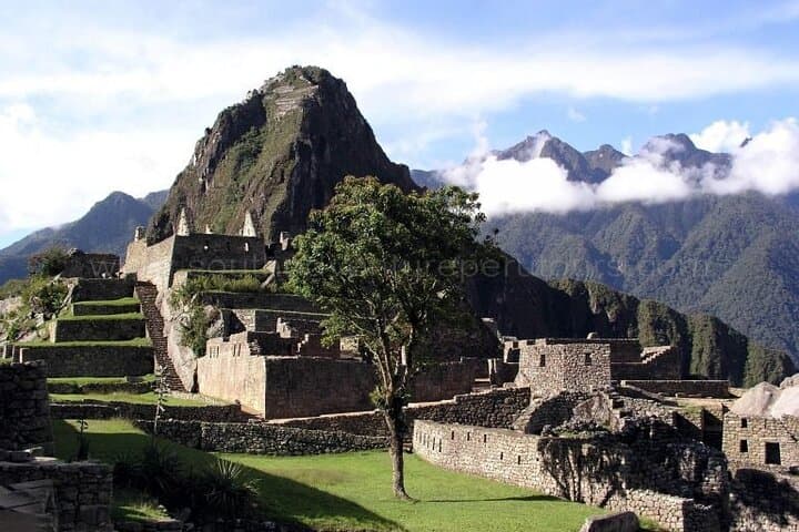 short-inca-trail-private-2-day-machu-picchu-tour photo 6
